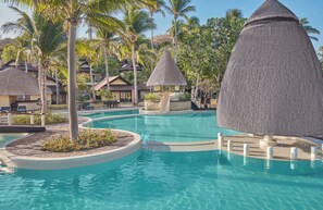 Outdoor pool, pool umbrellas, sun loungers