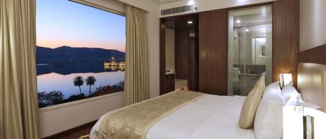 Executive Room | In-room safe, free WiFi, bed sheets