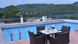 Rooftop pool - Regenta Central Jal Mahal, Jaipur (Jaipur)