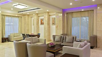 Área de estar no saguão