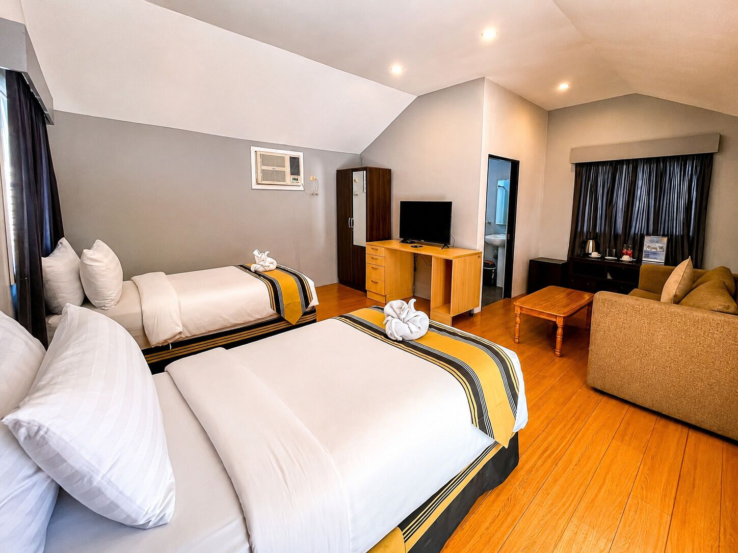 Free WiFi, bed sheets