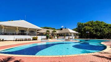 3 outdoor pools, open 8:00 AM to 5:00 PM, sun loungers