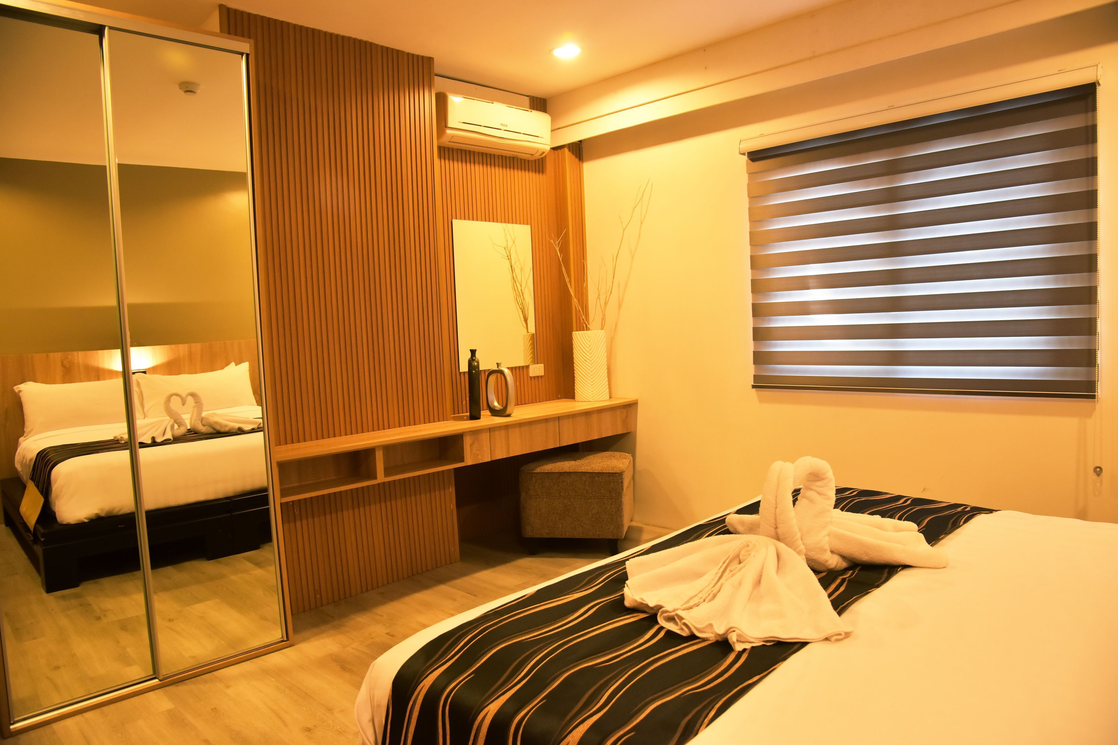 Fer et planche à repasser, Wi-Fi gratuit, draps fournis