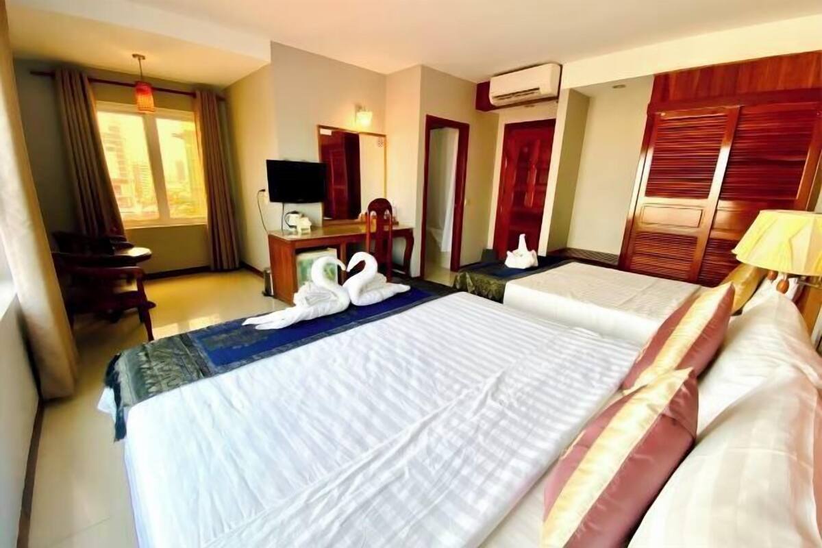 Minibar, in-room safe, individually decorated, individually furnished