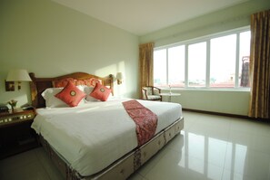 View from room - Midland Hotel (Phnom Penh)