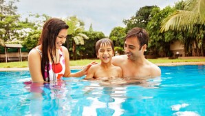 Outdoor pool - Sterling Lonavala (Mawal)