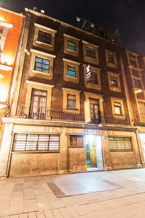 Front of property - evening/night - Hotel Amigo Zocalo (Mexico City)