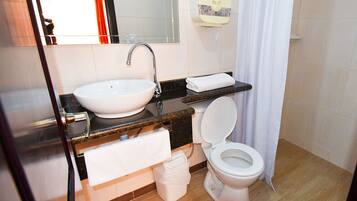 Executive Single Room, 1 Bedroom | Bathroom | Shower, rainfall showerhead, free toiletries, hair dryer