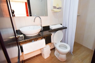 Superior Single Room, 1 Bedroom | Bathroom | Shower, rainfall showerhead, free toiletries, hair dryer