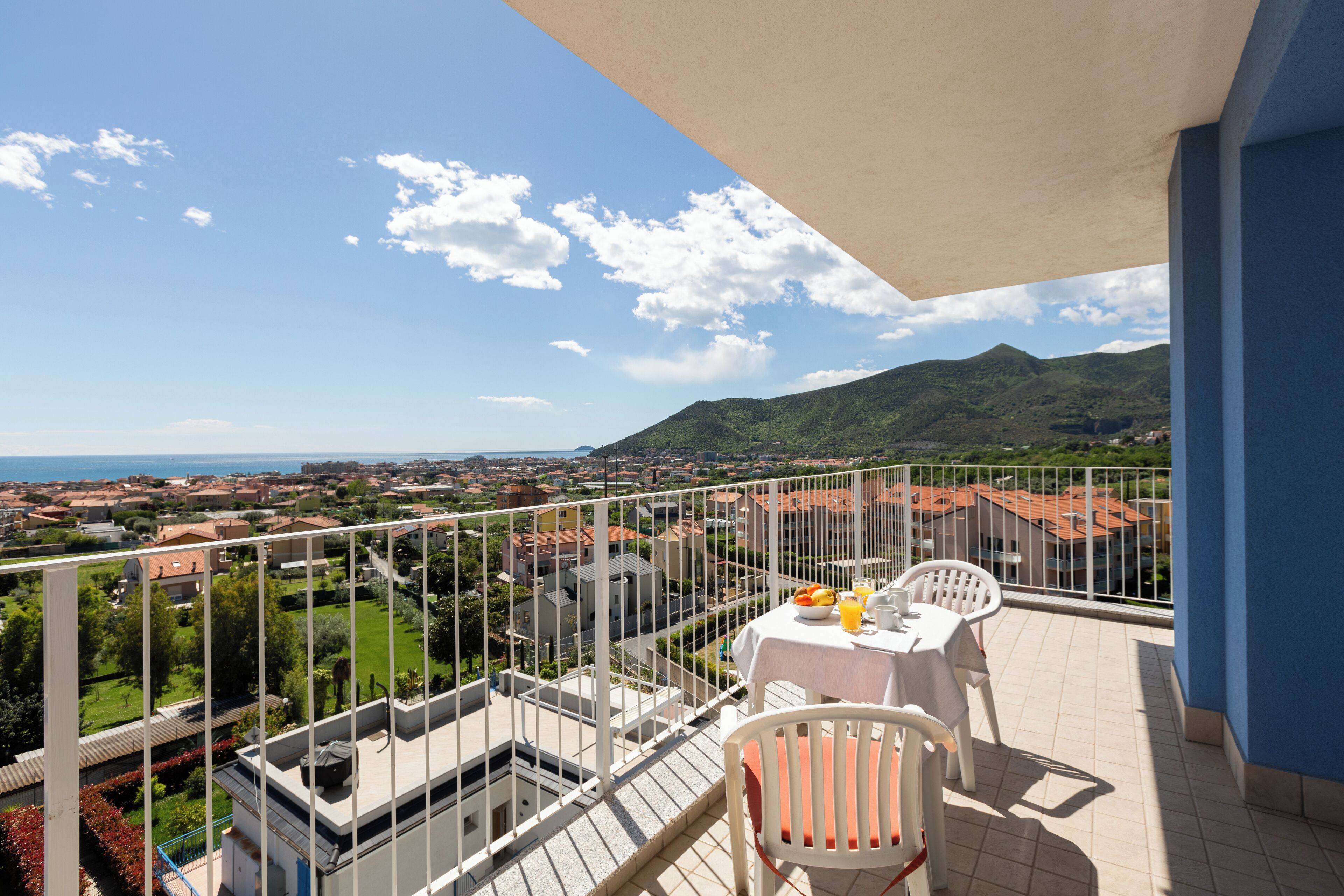 deluxe quadruple room | terrace/patio