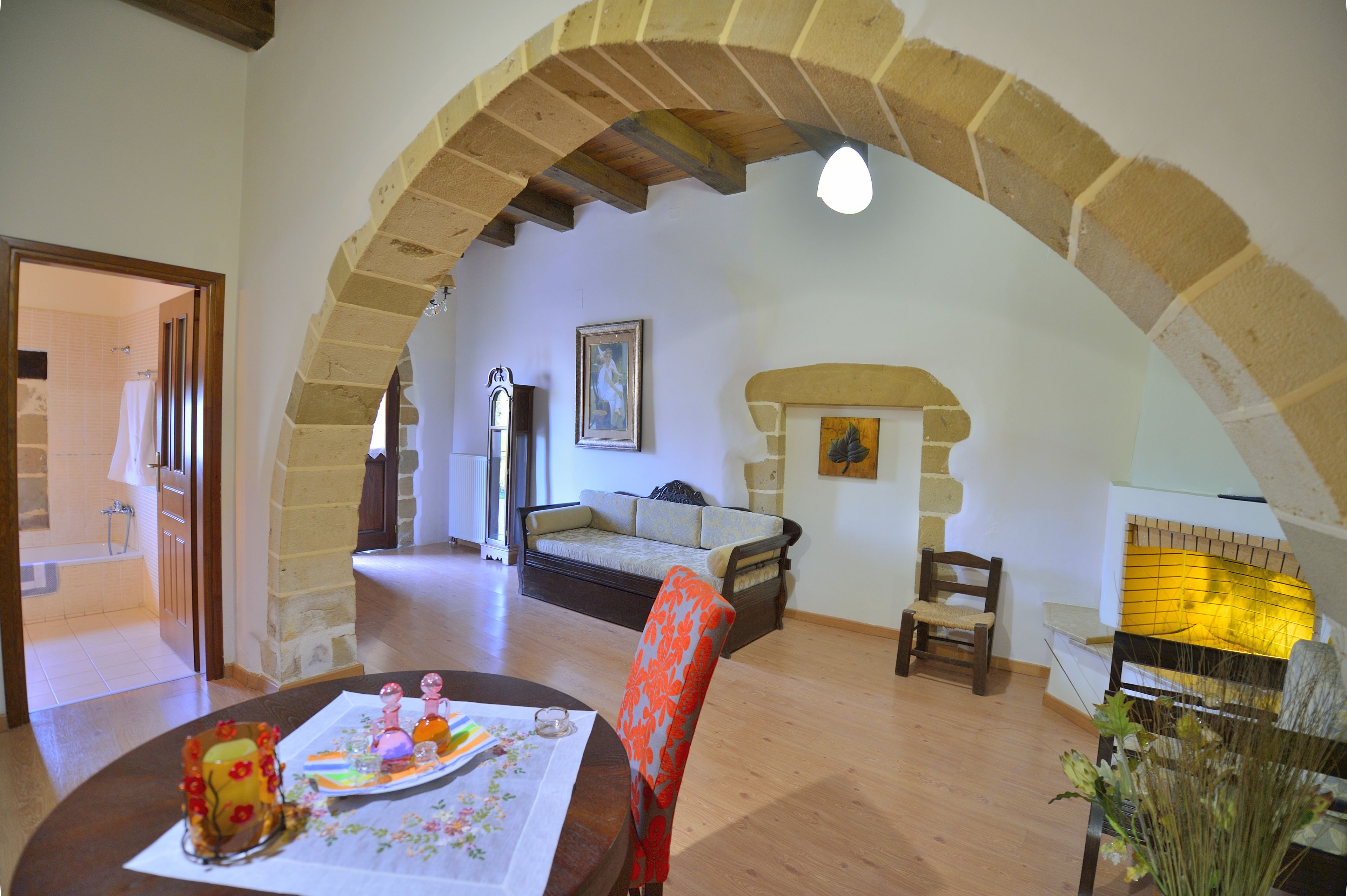 basic studio, 1 queen bed, mountain view (kiklamino) | 1 bedroom, tempur-pedic beds, in-room safe, individually decorated