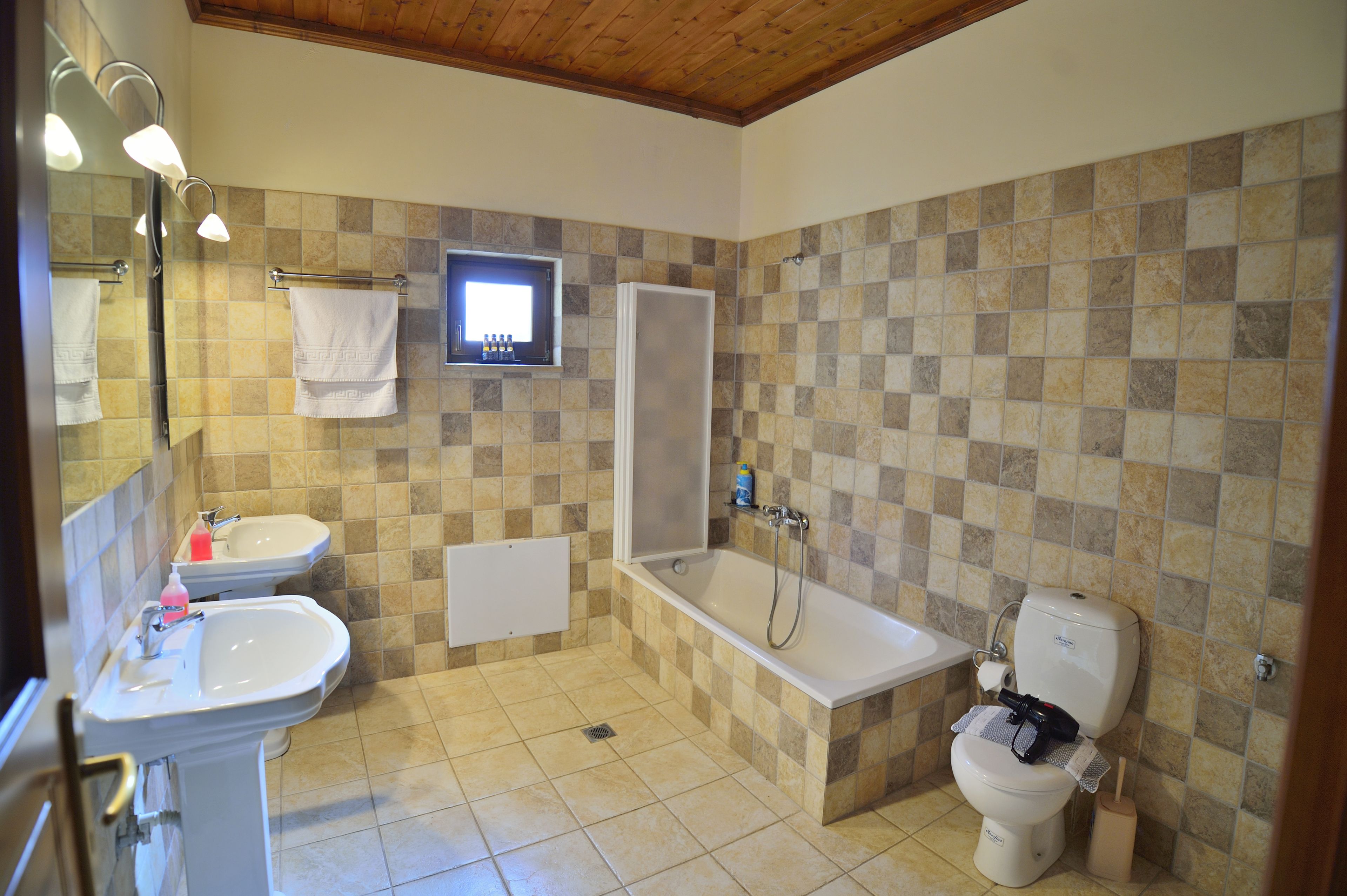 design villa, 3 bedrooms, mountain view (ortansia) | bathroom | shower, free toiletries, hair dryer, towels