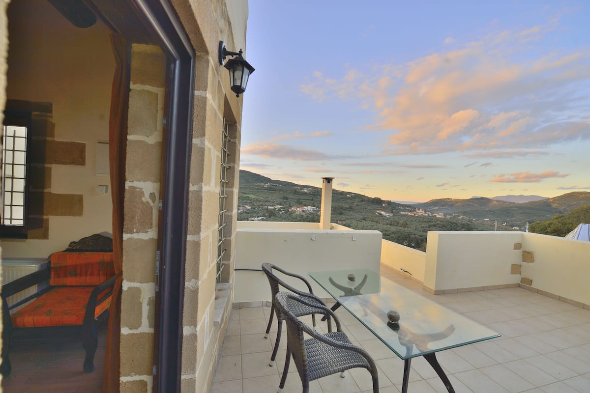 Basic Studio, 1 Queen Bed, Mountain View (Kiklamino) | Balcony view