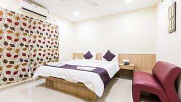 1 Schlafzimmer, Zimmersafe, individuell dekoriert