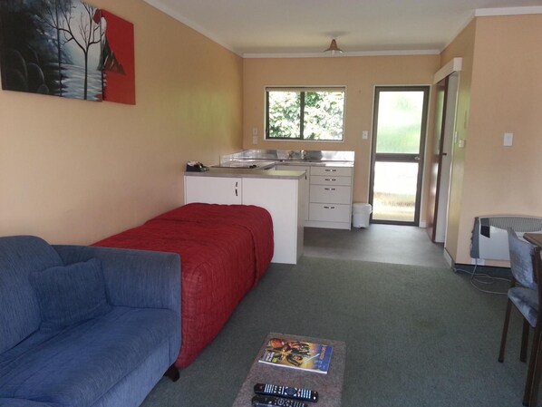 In-room safe, iron/ironing board, free WiFi, bed sheets