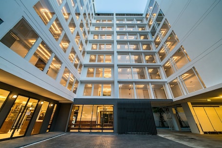 Exterior. Hotel Amber Sukhumvit 85