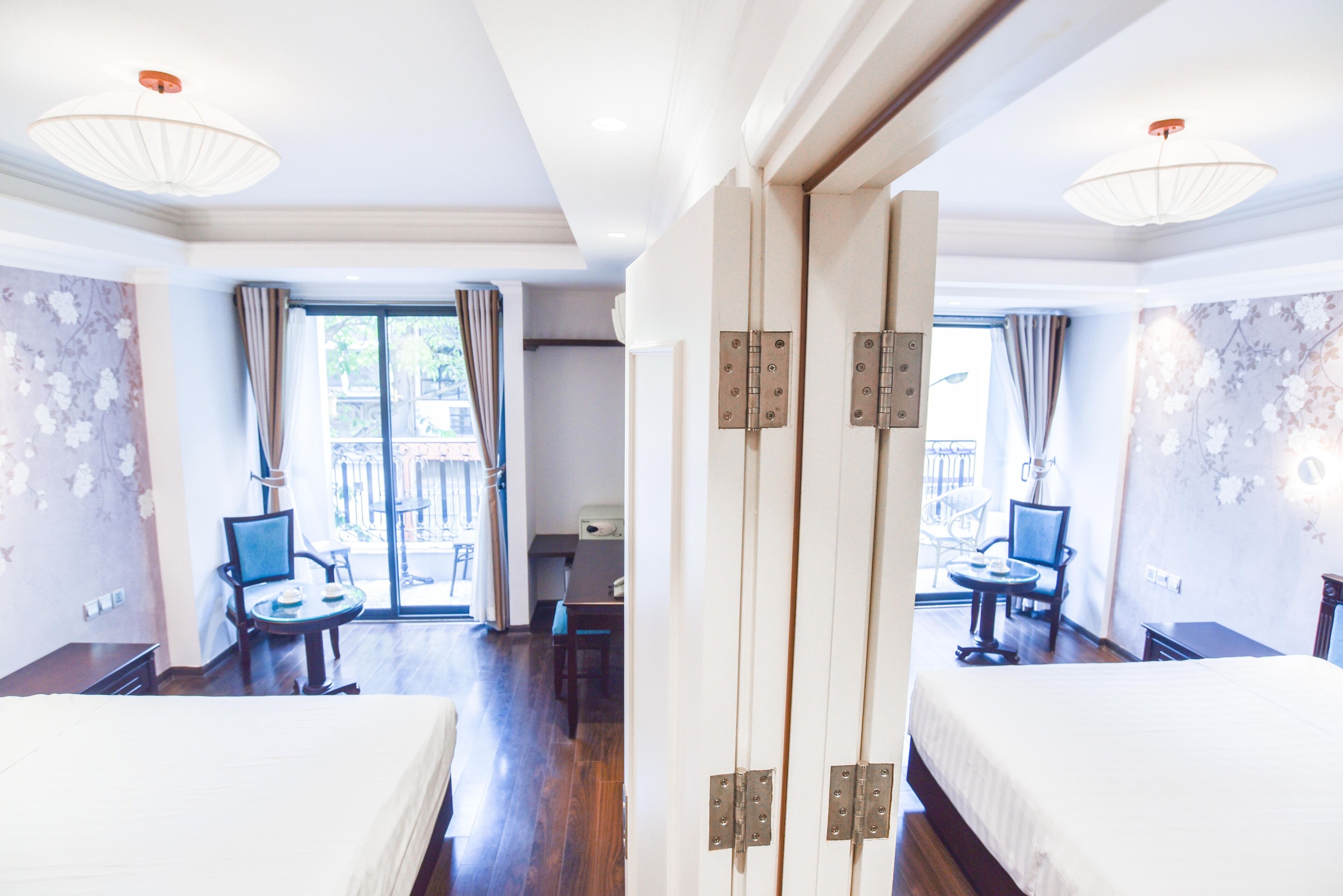 street view balcony interconnecting suite | premium bedding, down duvets, pillow-top beds, minibar