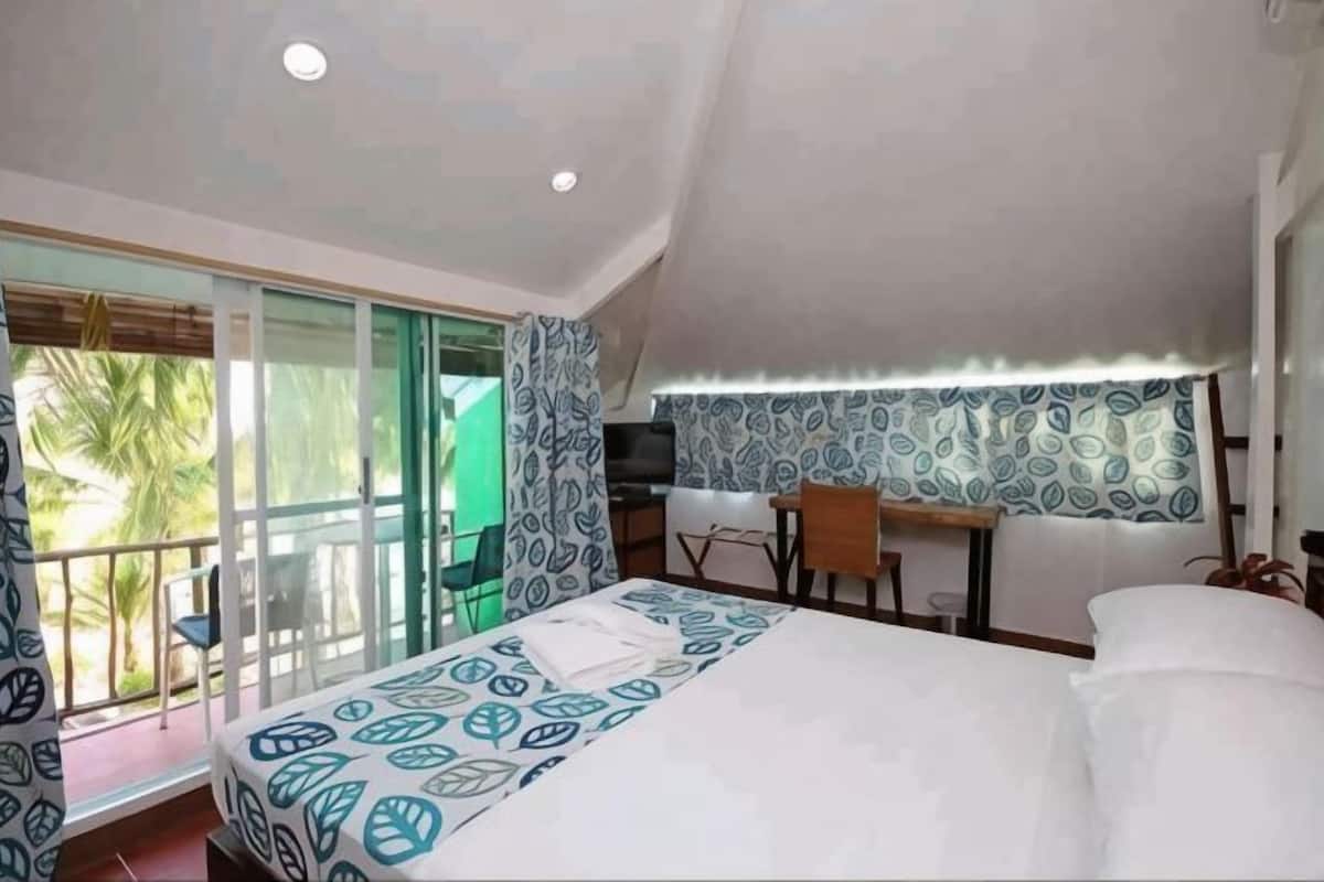 In-room safe, bed sheets
