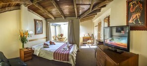 Junior Suite | In-room safe, individually decorated, desk, laptop workspace - Andean Dreams Hotel (Cusco)
