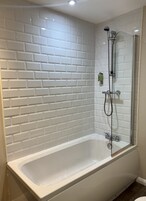 Double Room, Ensuite | Bathroom