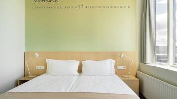 Superior Room | Hypo-allergenic bedding available, in-room safe, desk, laptop workspace