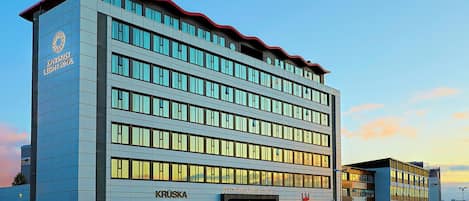 Fachada del alojamiento - Noche