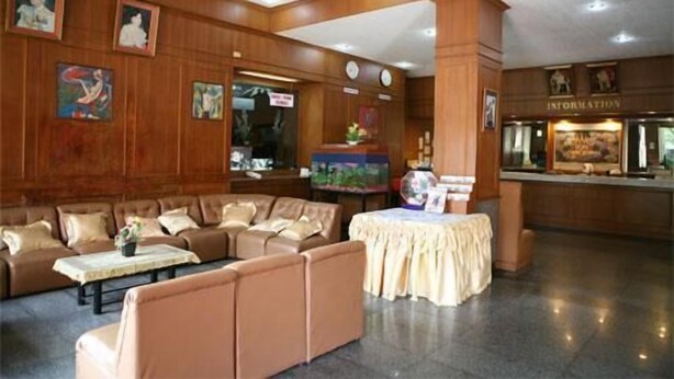 Lobby sitting area - Pinnacle Satun Wangmai Hotel (Satun)