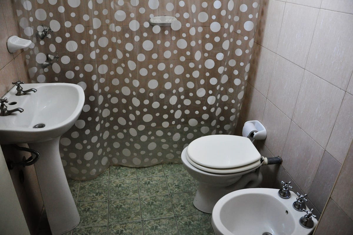 Shower, towels