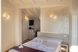 Superior Double Room, 1 Bedroom, Sea View | 1 bedroom, memory-foam beds, minibar, in-room safe - Hotel Biagi (Camaiore)