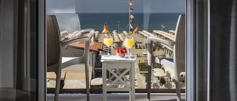 Chambre double ou avec lits jumeaux, vue sur la mer | Vue sur la plage ou lâocĂ©an