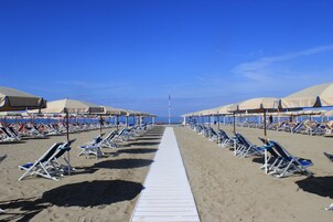 Private beach nearby, white sand, sun-loungers, beach umbrellas