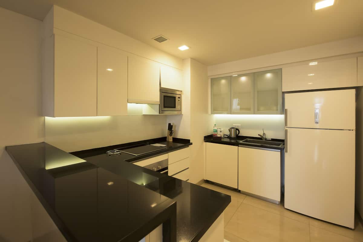 full-sized fridge, microwave, coffee/tea maker, electric kettle