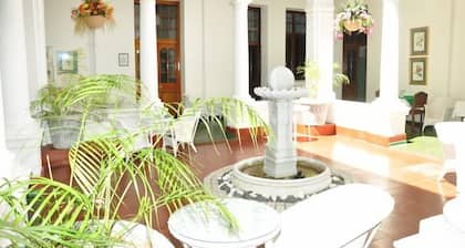 The Bulawayo Club