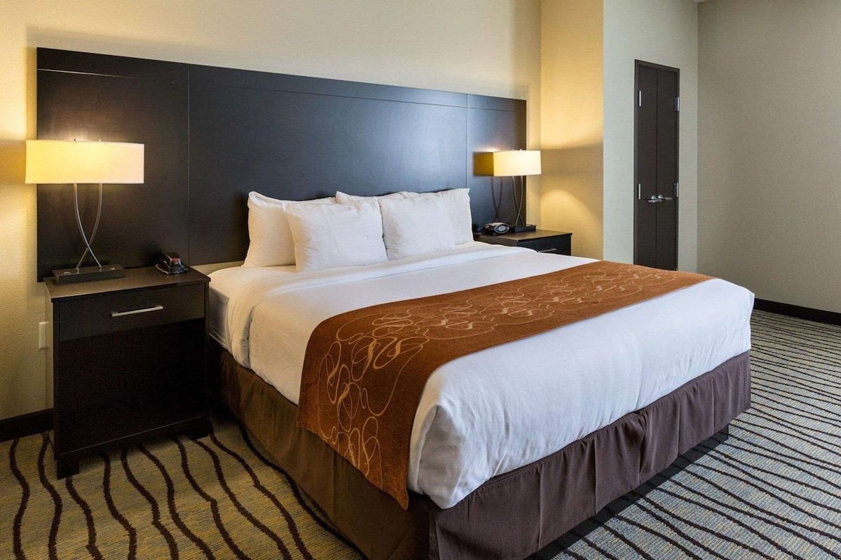 Premium bedding, in-room safe, desk, soundproofing