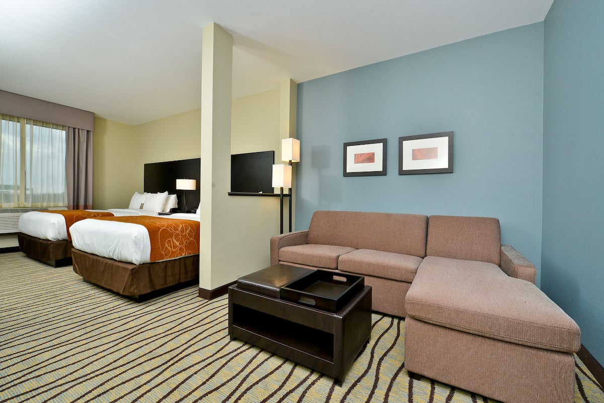 Premium bedding, in-room safe, desk, soundproofing