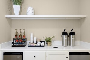 Free daily on-the-go breakfast  - The Boathouse Waterfront Hotel & Marina (Kennebunkport)