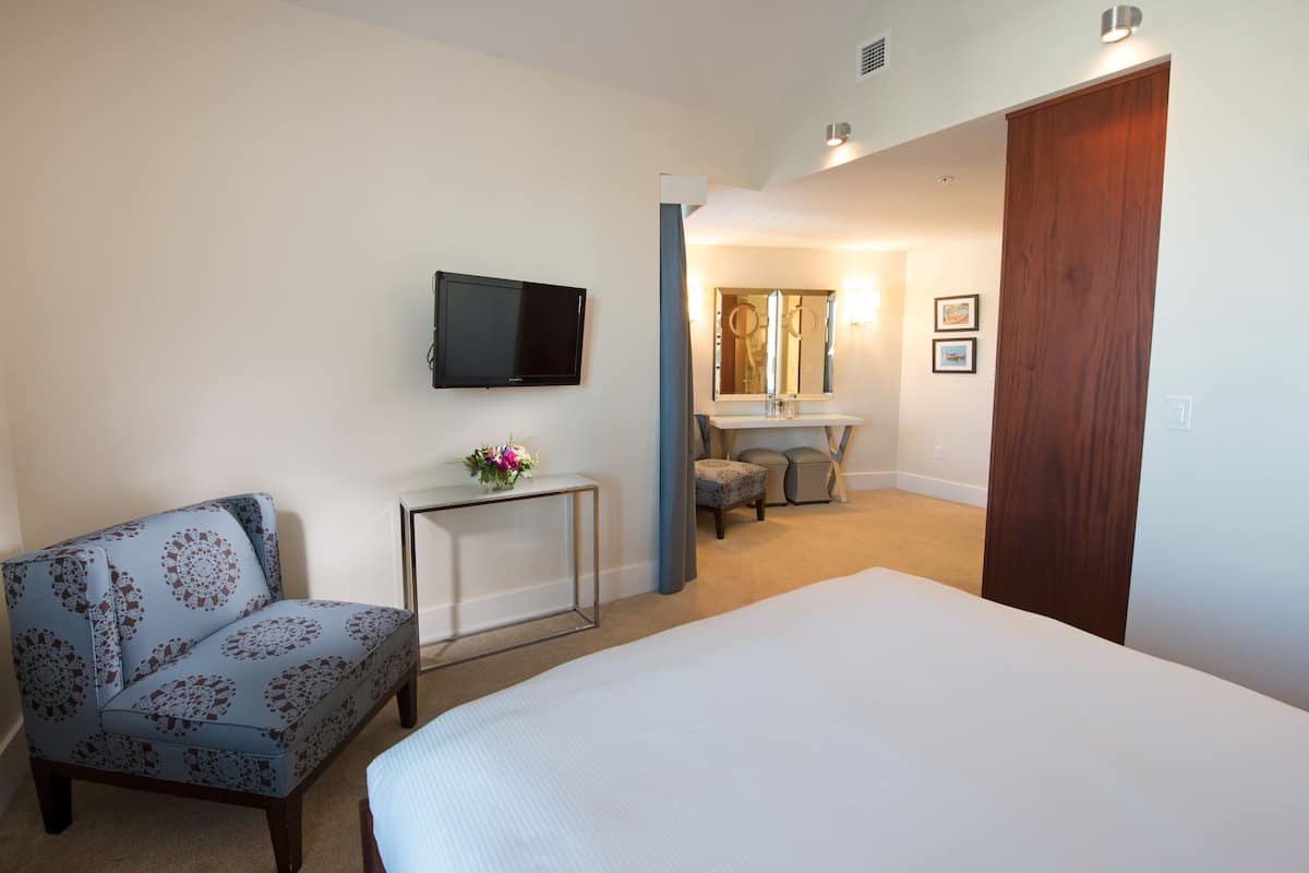 1 bedroom, Frette Italian sheets, premium bedding
