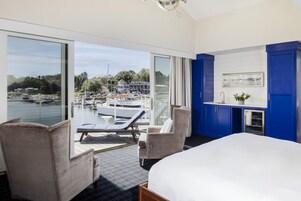 Suite (Admiral Suite with Deck) | Frette Italian sheets, premium bedding, individually decorated