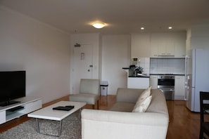 Appartement, 2 chambres, balcon | Coin séjour