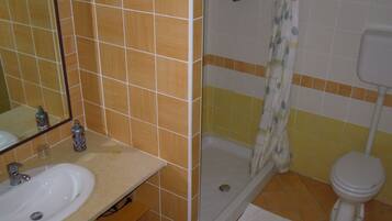 Shower, free toiletries, hair dryer