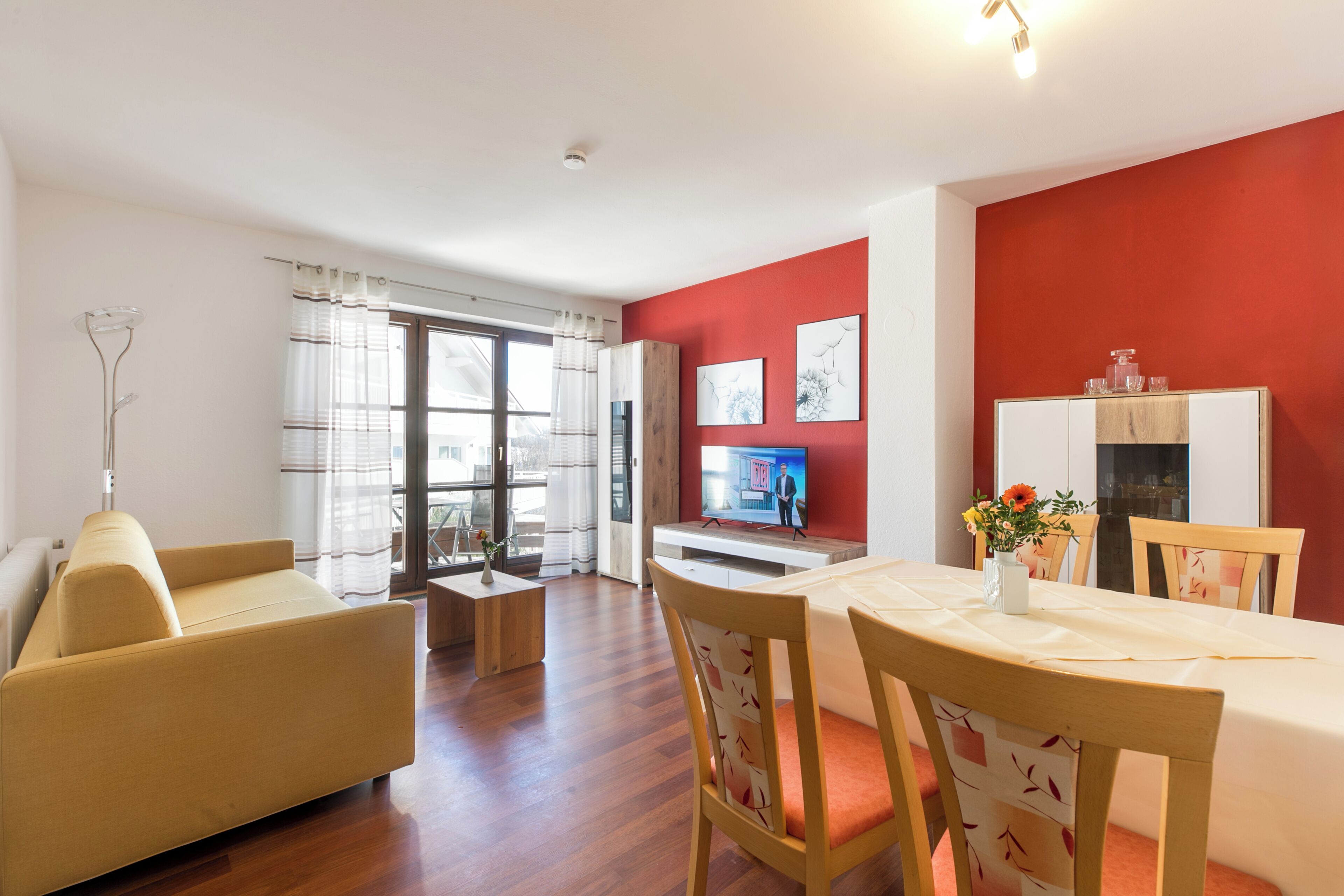 Appartement | Woonruimte | Een 110-cm televisie met kabelzenders