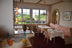 Breakfast area - Hotel Sonnenhang Kempten (Kempten)