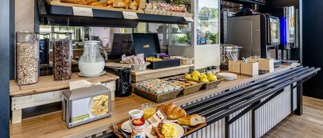 Daily buffet breakfast for a fee