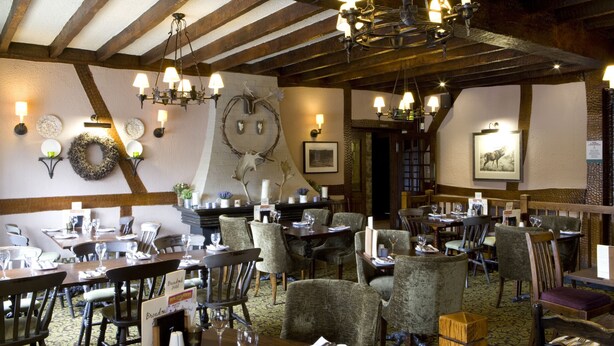 Restaurant - The Broadoak (Ashton-under-Lyne)