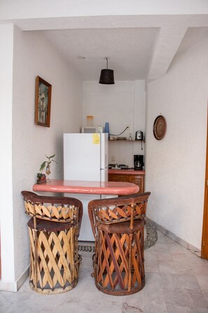 Suite, coin cuisine | Cuisine privée | Grand réfrigérateur, cafetière/bouilloire