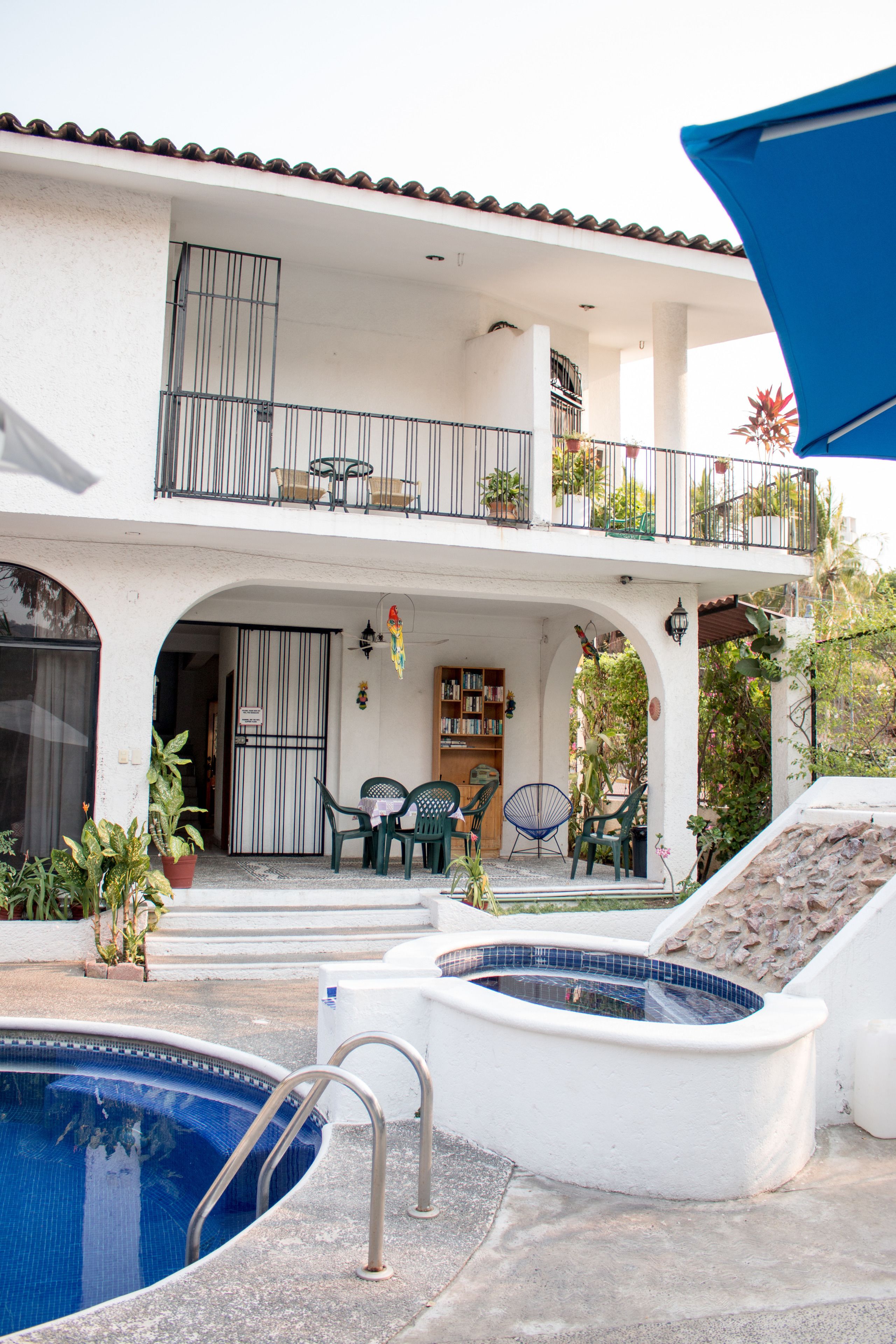 outdoor pool, open 9:00 am to 9:00 pm, pool umbrellas, pool loungers