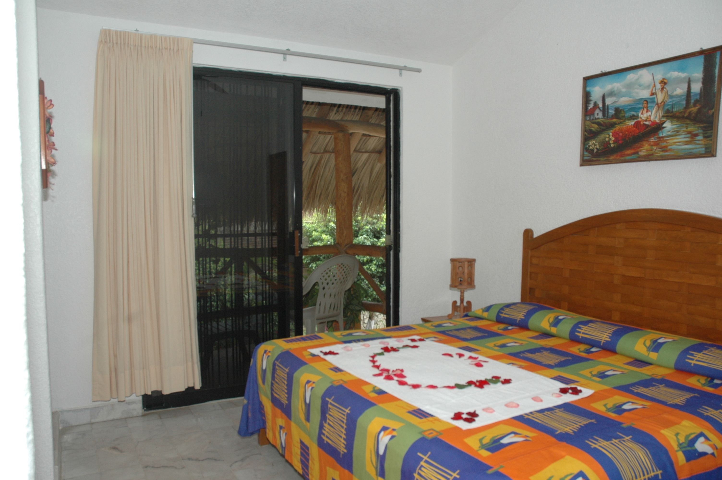 suite, kitchenette | pillow-top beds, minibar, in-room safe, free wifi