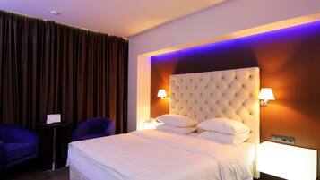 Ropa de cama de alta calidad y minibar