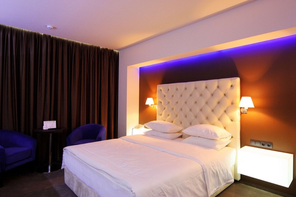 Ropa de cama de alta calidad y minibar