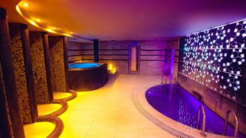 2 indoor pools
